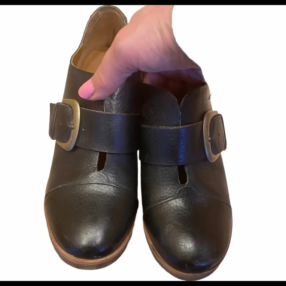 Kork ease black booties